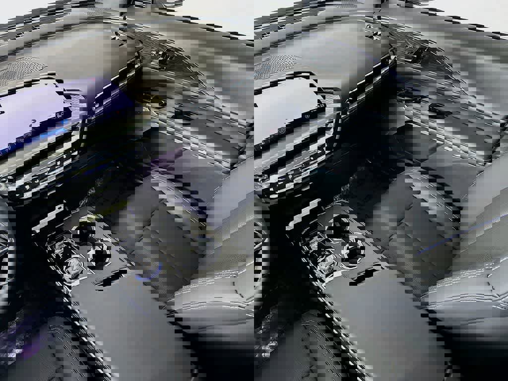 Used 2024 Cadillac Lyriq Luxury image 14