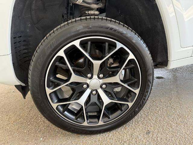 Used 2025 Jeep Grand Cherokee Summit AWD/4WD image 30