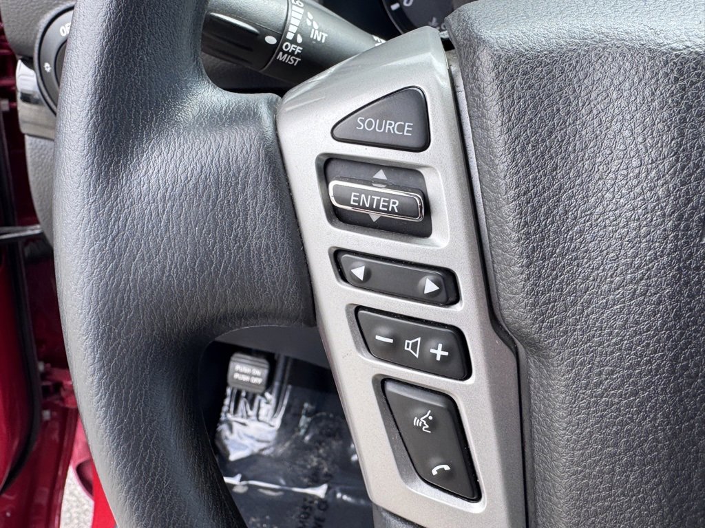 Used 2022 Nissan Titan SV image 22