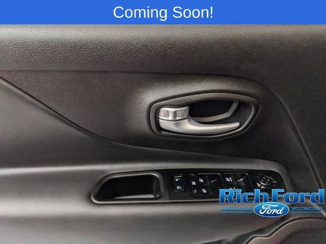 Used 2023 Jeep Renegade Latitude image 21