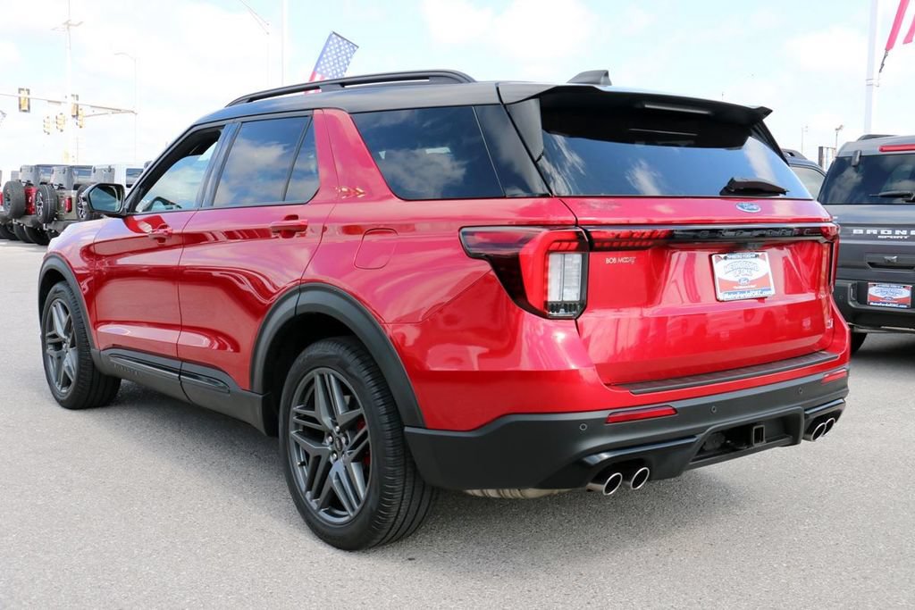 Certified 2025 Ford Explorer ST AWD/4WD image 7