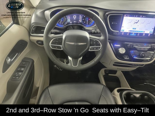 Used 2024 Chrysler Pacifica Touring-L FWD image 24