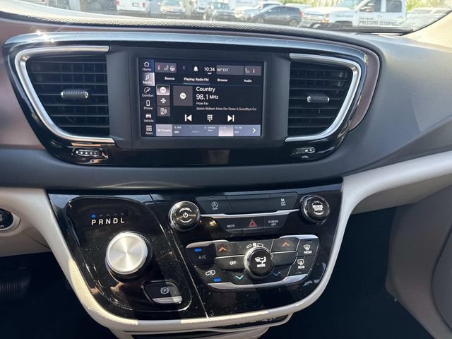 Used 2023 Chrysler Voyager LX FWD image 24