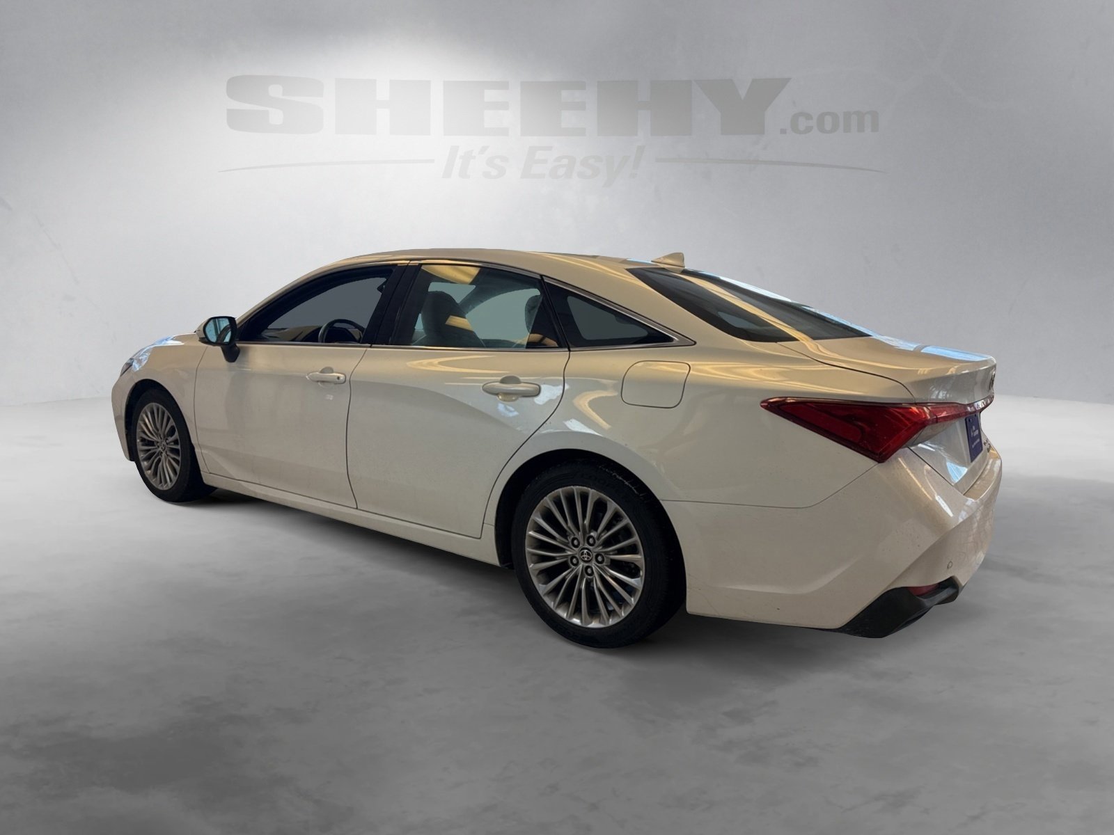 Used 2022 Toyota Avalon Limited w/ Advanced Safety Package image 3