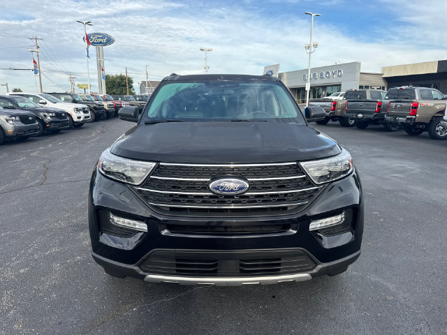 Certified 2024 Ford Explorer XLT w/ Equipment Group 202A AWD/4WD image 2