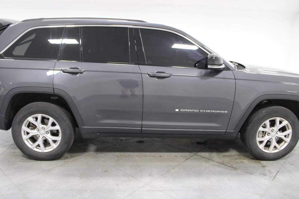 Used 2022 Jeep Grand Cherokee Limited AWD/4WD image 12
