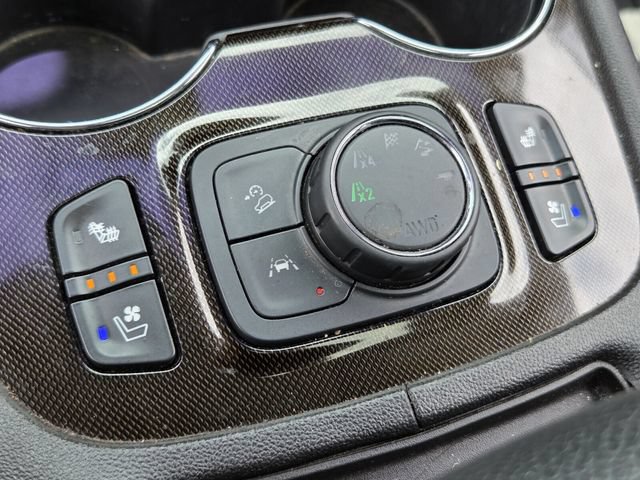 Used 2022 GMC Acadia AT4 w/ Technology Package AWD/4WD image 24