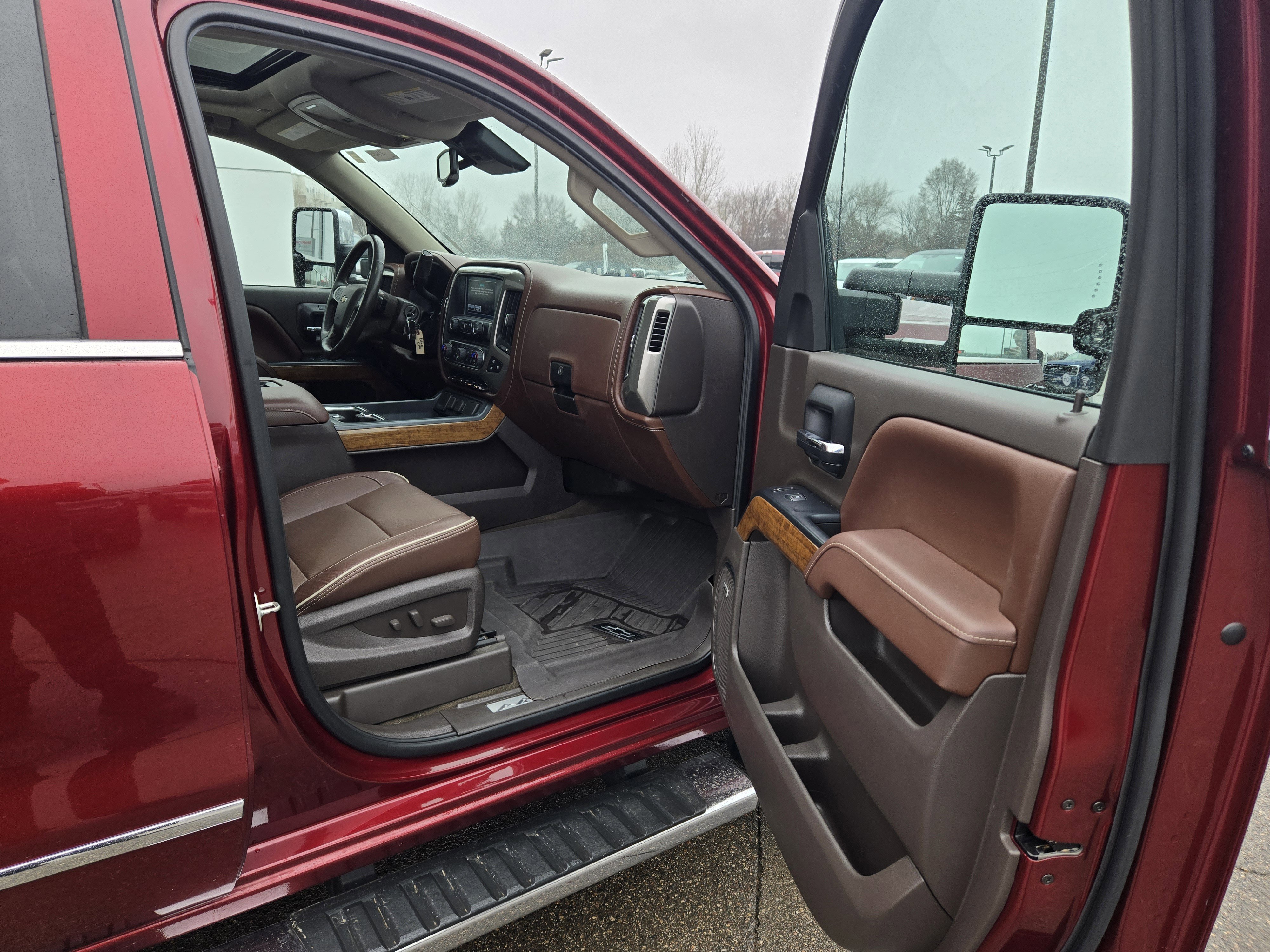 Used 2017 Chevrolet Silverado 1500 High Country image 19