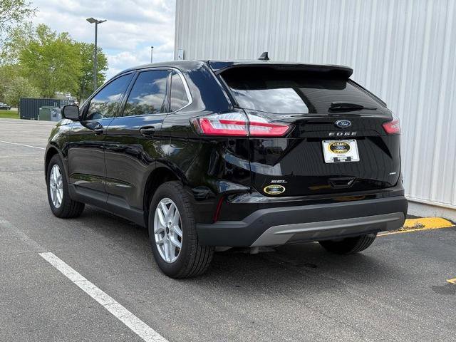 Certified 2024 Ford Edge SEL w/ Convenience Package AWD/4WD image 3