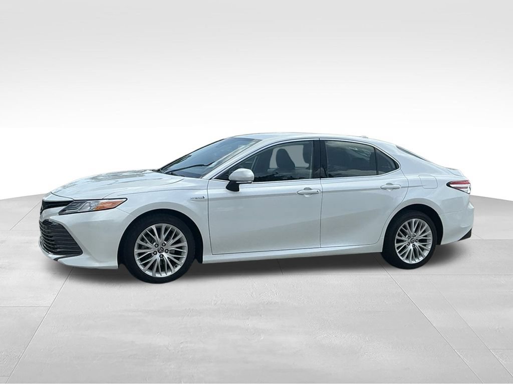 Used 2020 Toyota Camry XLE FWD image 3