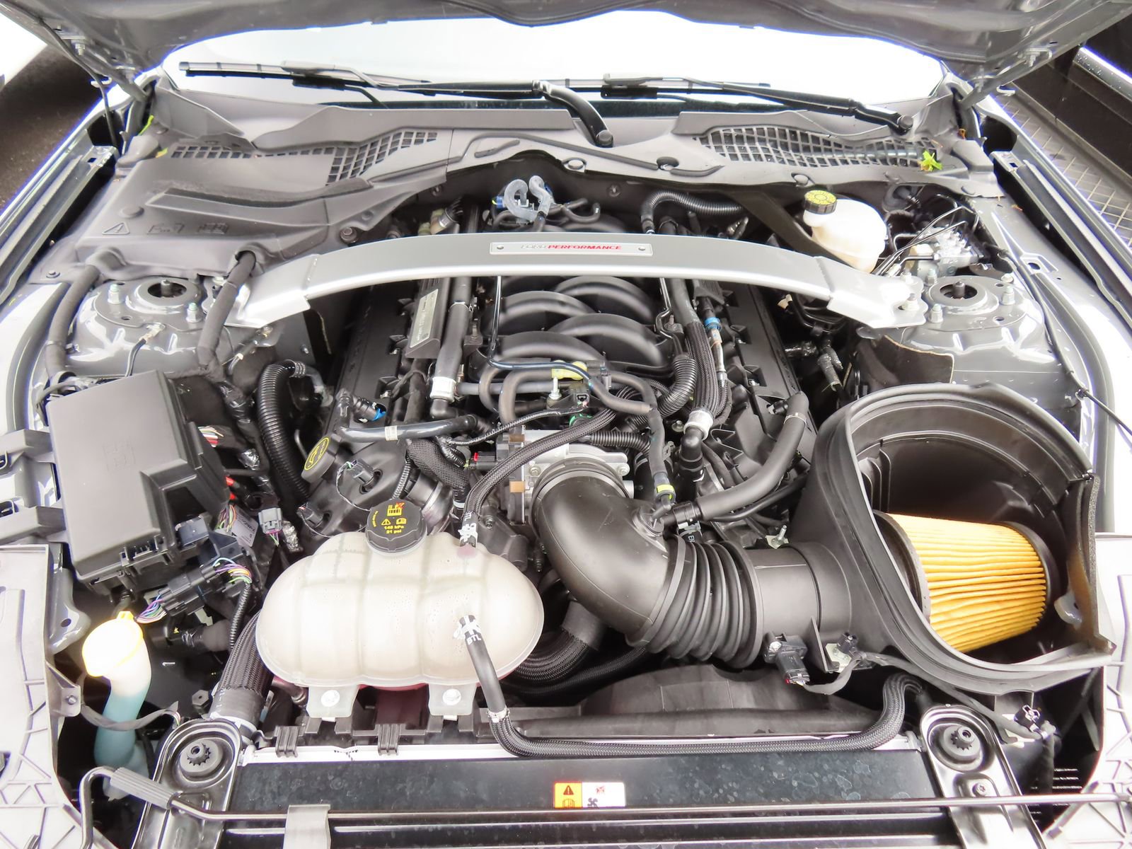 Certified 2018 Ford Mustang Shelby GT350 w/ Electronics Package RWD image 17