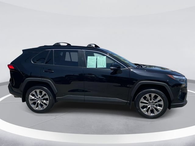 Used 2022 Toyota RAV4 XLE Premium FWD image 4