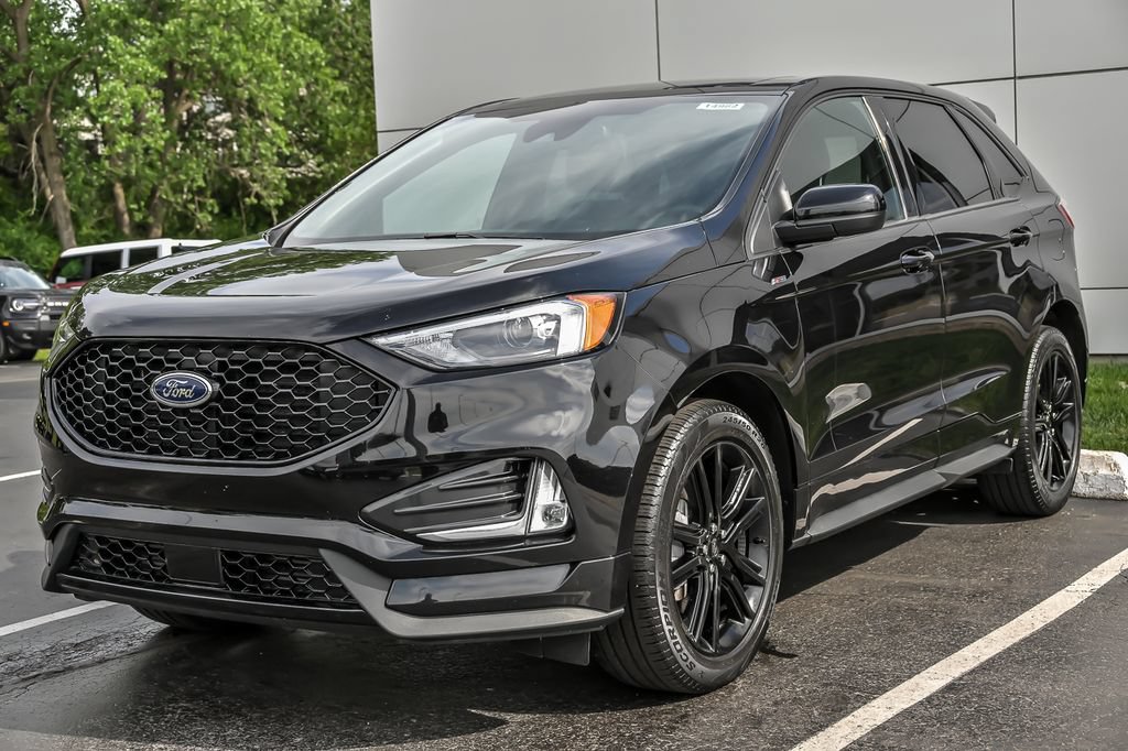 Certified 2023 Ford Edge ST-Line w/ Class II Trailer Tow Package AWD/4WD image 5