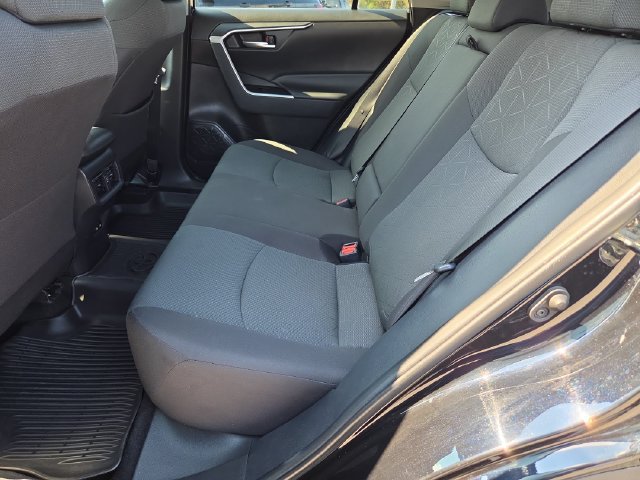 Used 2024 Toyota RAV4 XLE FWD image 24