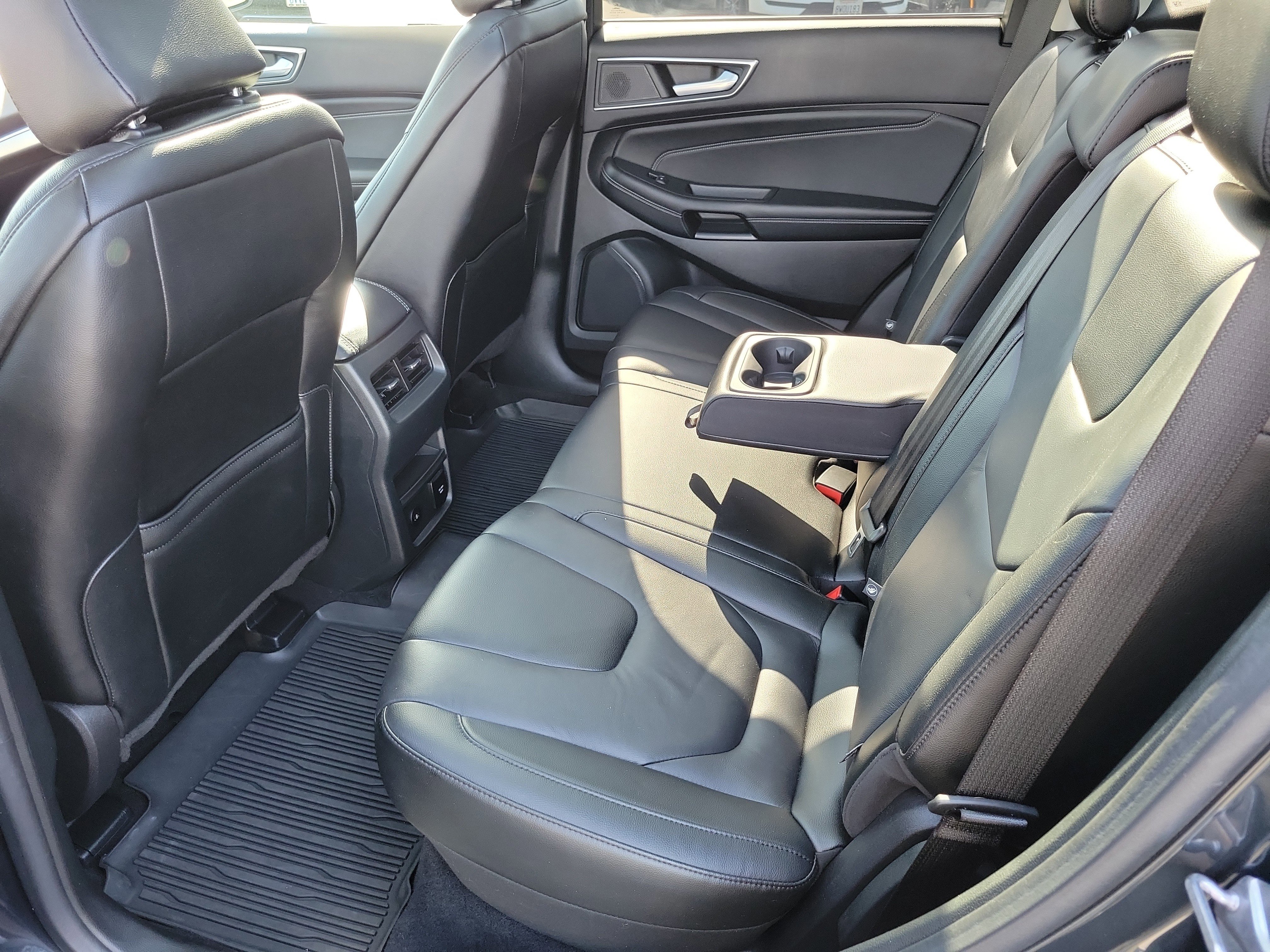 Certified 2022 Ford Edge Titanium w/ Class II Trailer Tow Package image 14