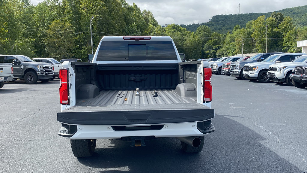 Used 2025 Chevrolet Silverado 3500 High Country w/ High Country Premium Package AWD/4WD image 19