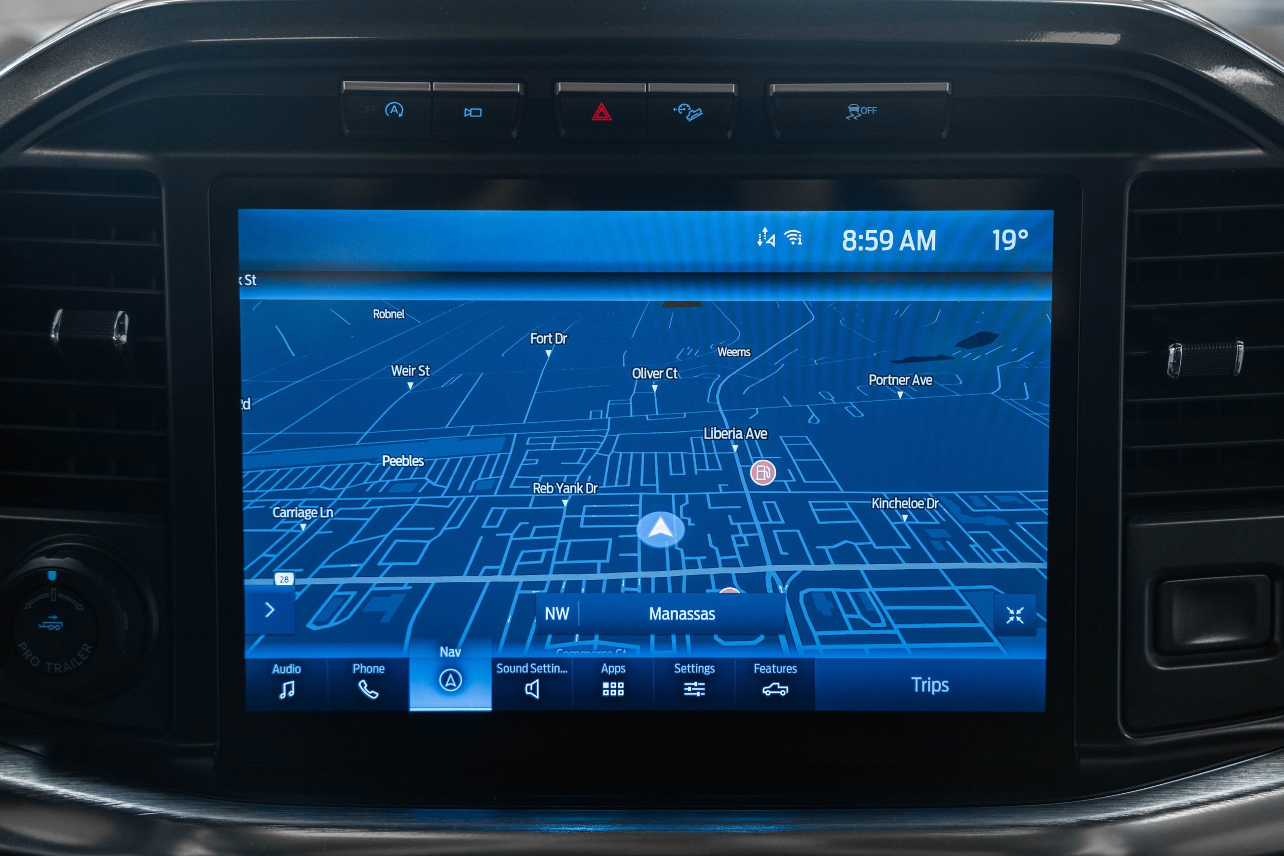 Certified 2021 Ford F150 Lariat w/ Equipment Group 502A High image 28