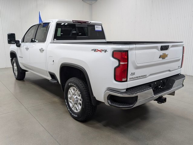 Used 2024 Chevrolet Silverado 2500 LTZ w/ LTZ Convenience Package image 3