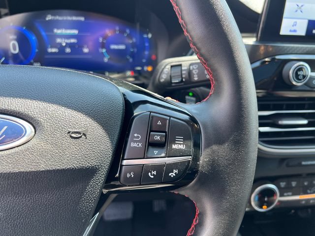 Certified 2022 Ford Escape SEL w/ SEL Stealth AWD Package image 17