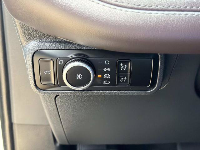 Certified 2025 Ford Explorer Platinum RWD image 24