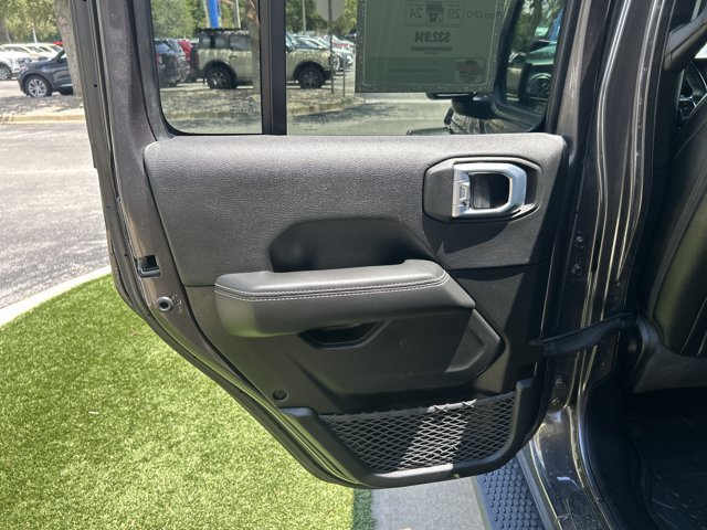 Used 2021 Jeep Wrangler Unlimited Sahara AWD/4WD image 18