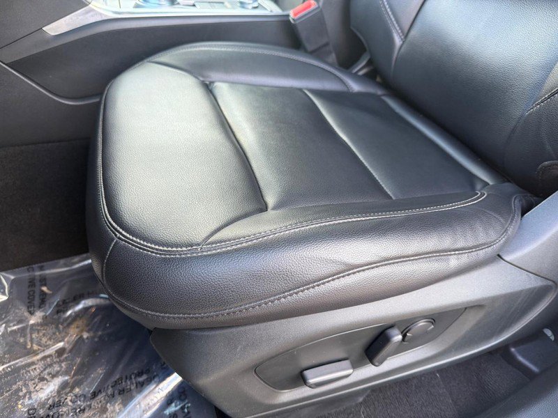 Certified 2020 Ford Explorer XLT w/ Equipment Group 202A image 27