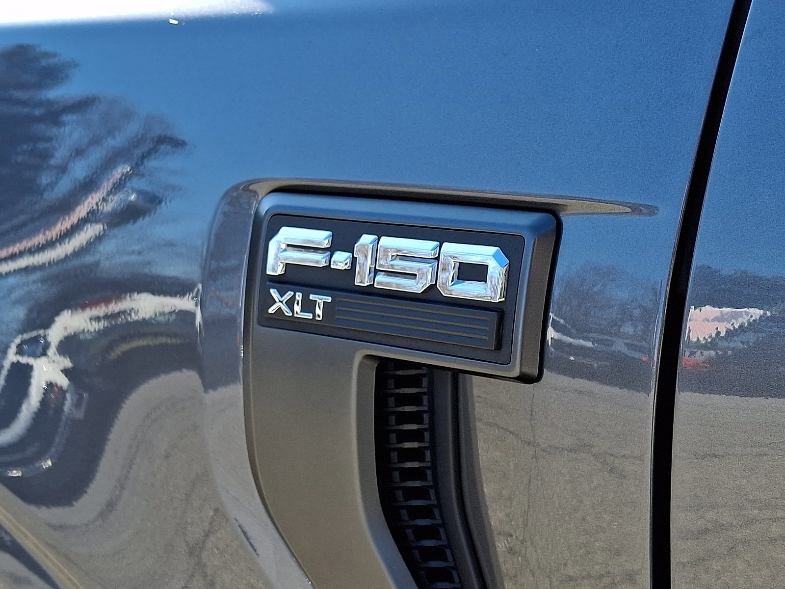 Certified 2023 Ford F150 XLT w/ Equipment Group 302A High image 33