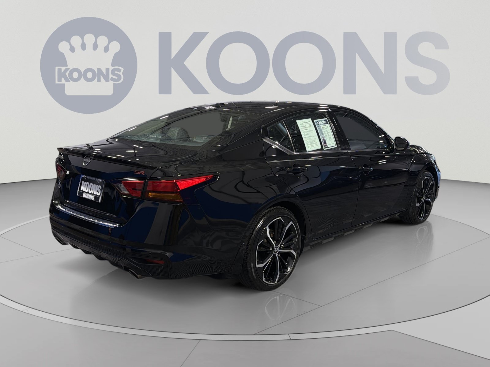 Used 2023 Nissan Altima 2.5 SR FWD image 7