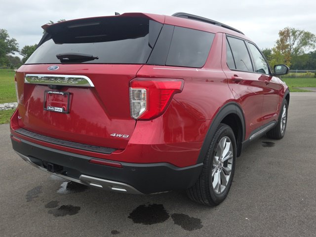 Certified 2023 Ford Explorer XLT w/ Equipment Group 202A AWD/4WD image 7