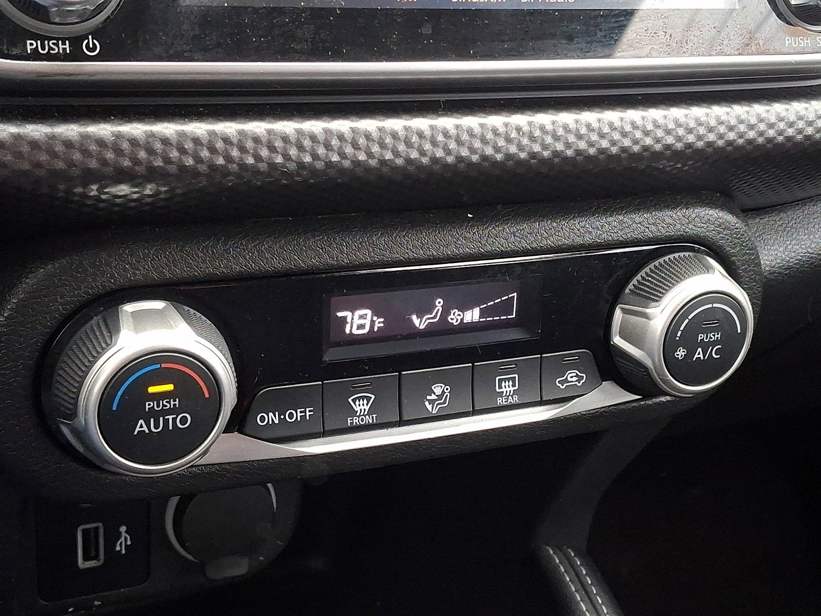 Used 2019 Nissan Kicks SV FWD image 14