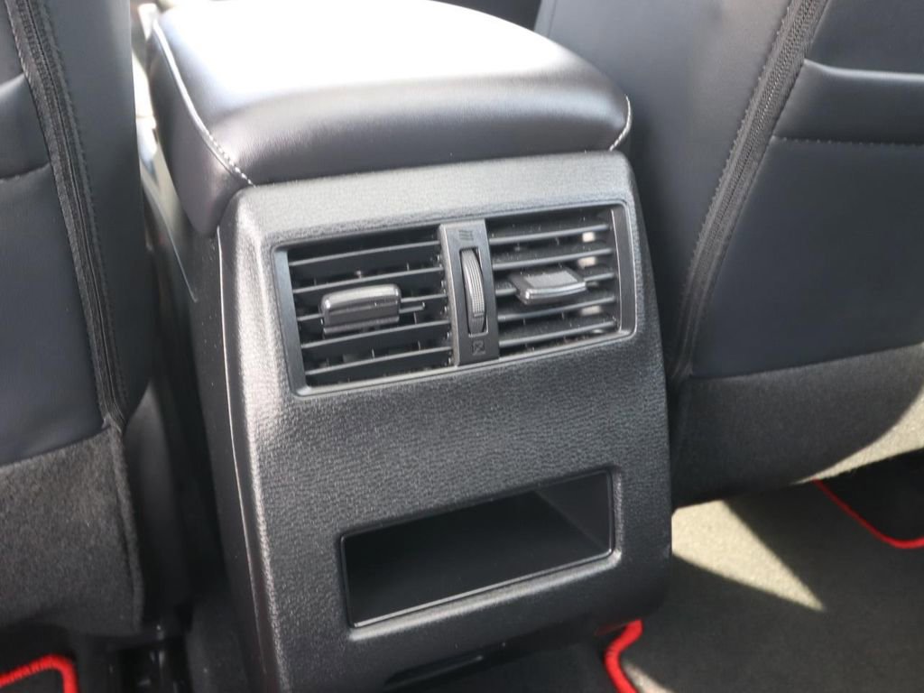 Used 2024 Mitsubishi Outlander SE Black Edition image 13