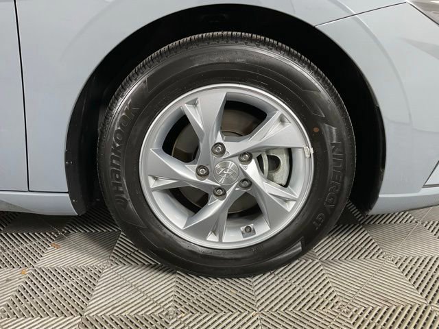Used 2021 Hyundai Elantra SE image 9