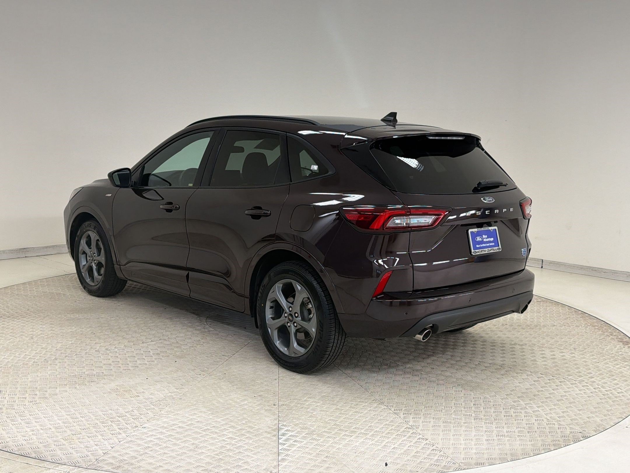 Certified 2023 Ford Escape ST-Line w/ Tech Pack #1 FWD image 3