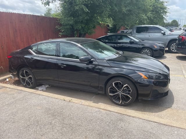 Used 2024 Nissan Altima 2.5 SR FWD image 5