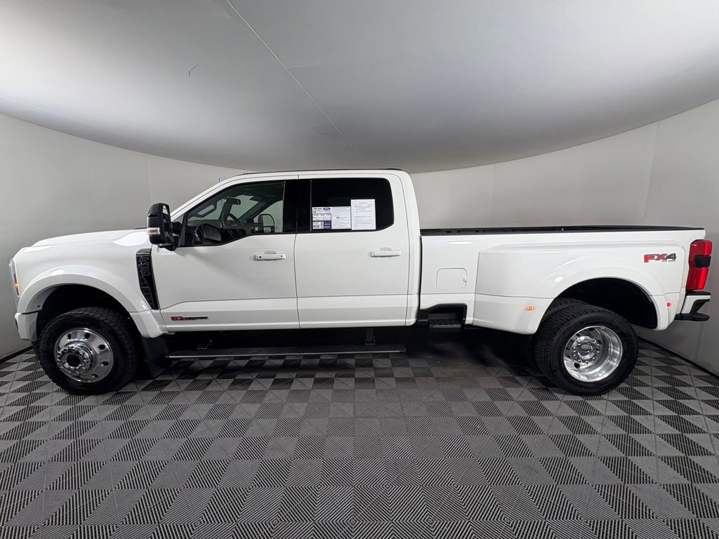Certified 2025 Ford F450 Platinum w/ FX4 Off-Road Package image 2