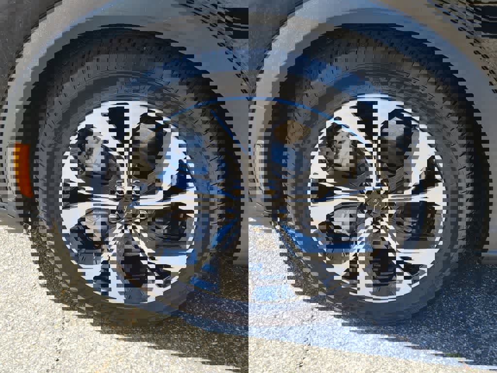 Certified 2025 Ford Mustang Mach-E Select RWD image 9