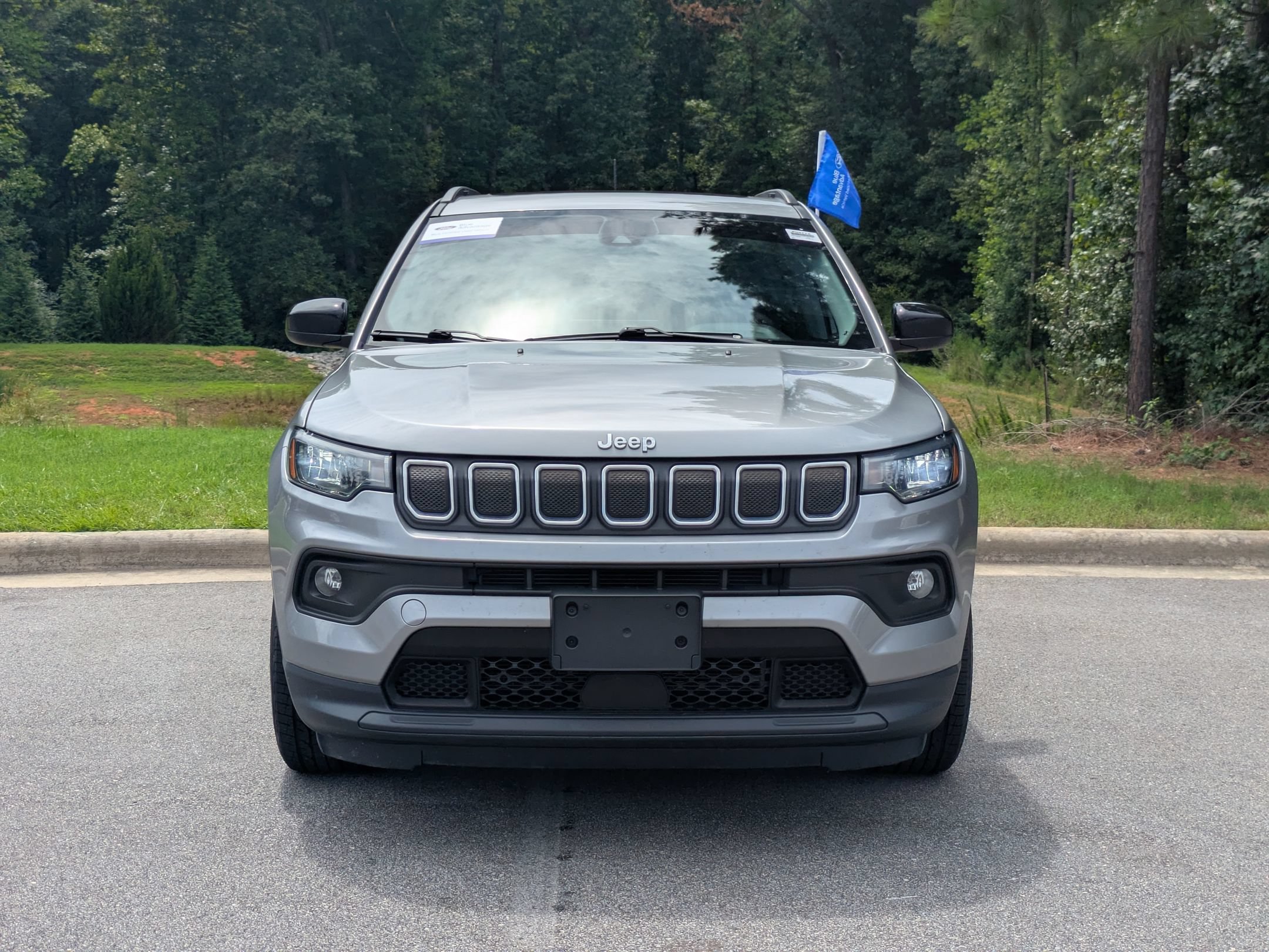 Used 2022 Jeep Compass Latitude w/ Sun and Sound Group FWD image 7