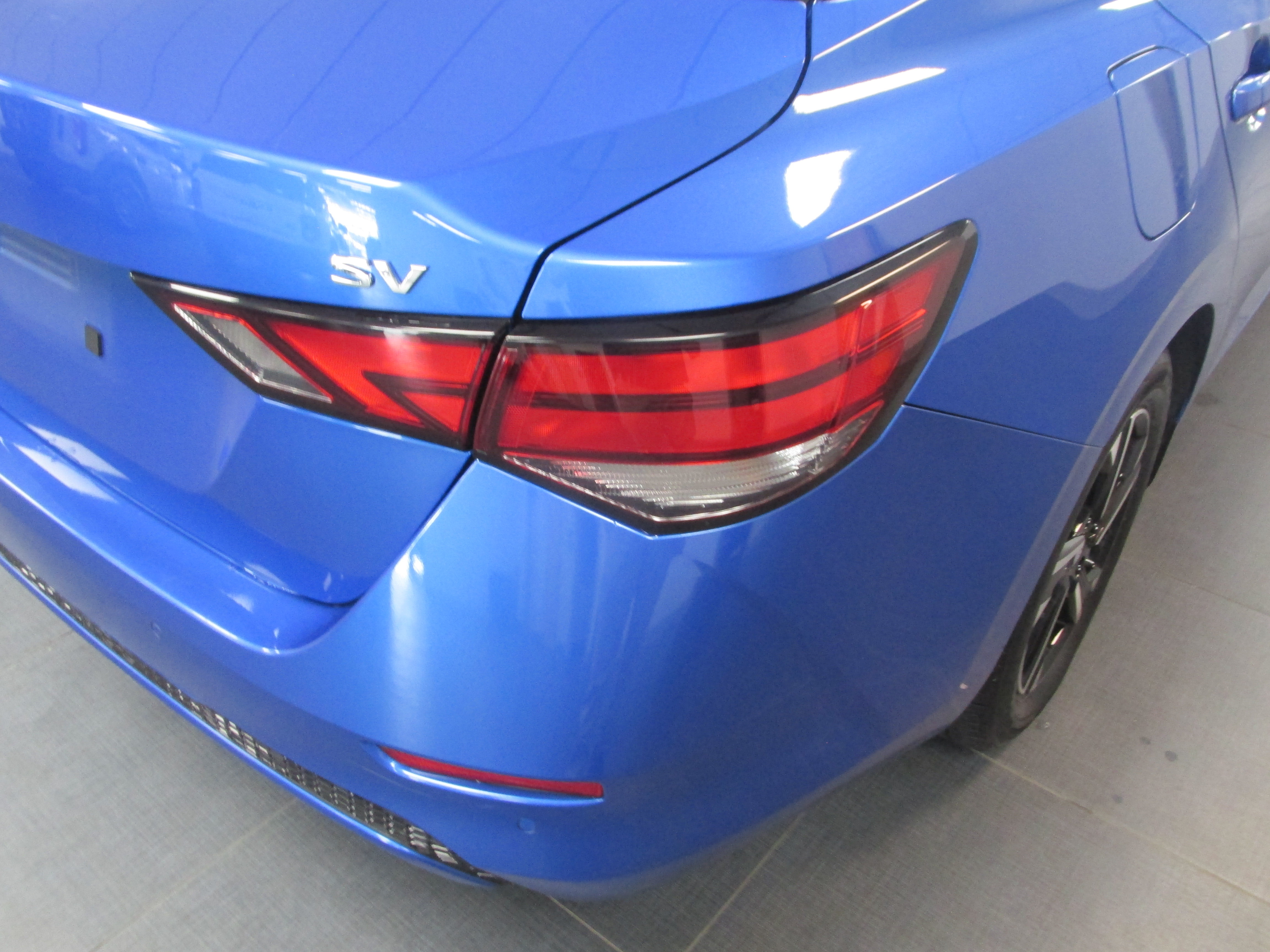 Used 2024 Nissan Sentra SV FWD image 11