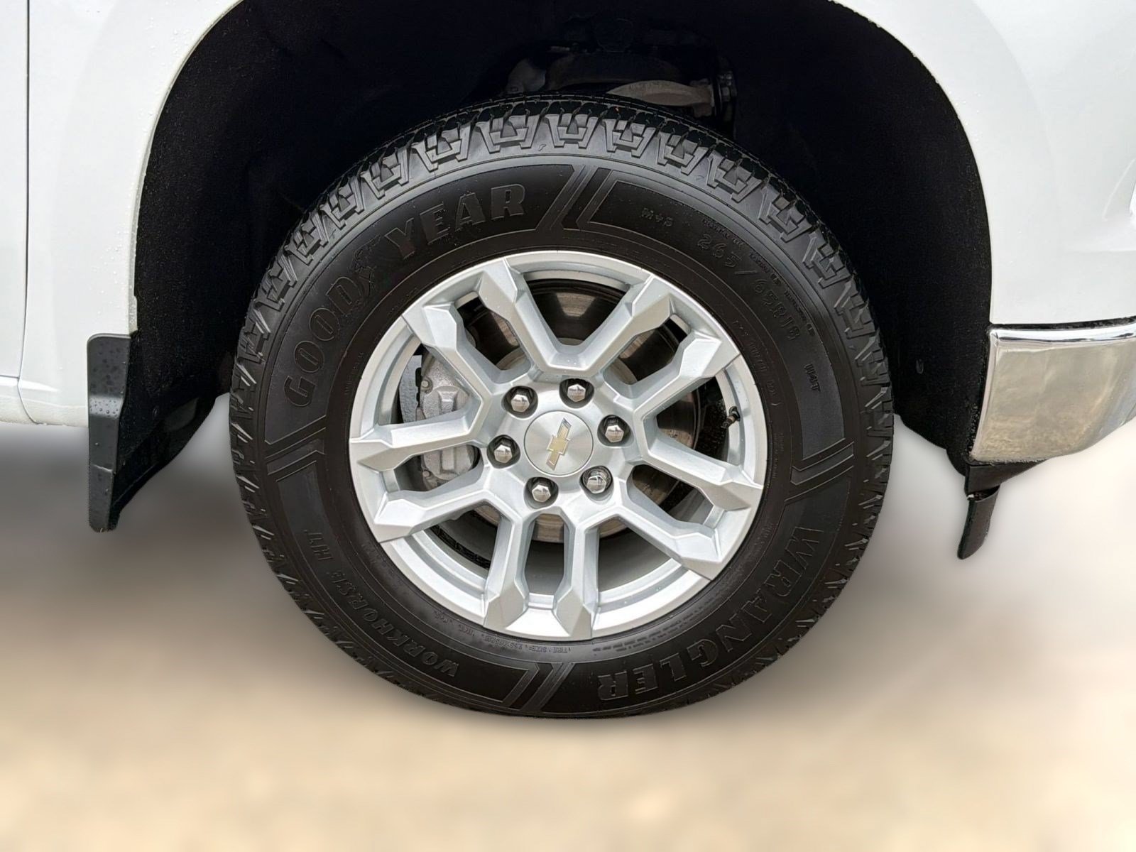 Used 2023 Chevrolet Silverado 1500 LT AWD/4WD image 13
