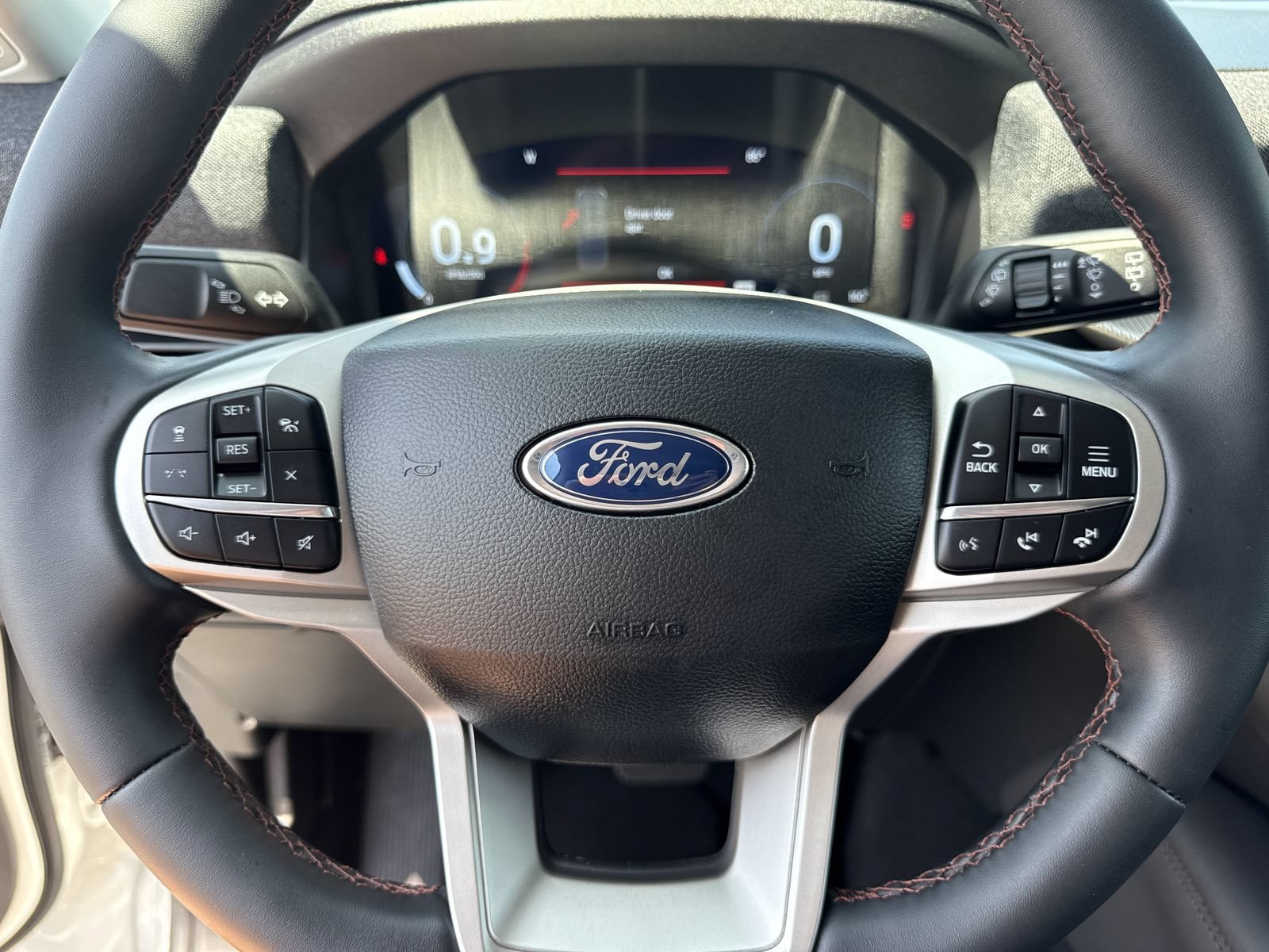 Certified 2025 Ford Explorer Active RWD image 34