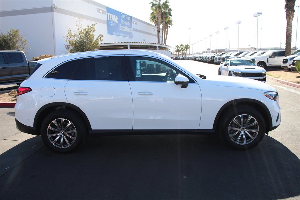 Used 2025 Mercedes-Benz GLC 300 4MATIC image 8
