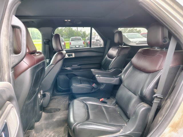 Certified 2020 Ford Explorer Platinum w/ Premium Technology Package AWD/4WD image 13
