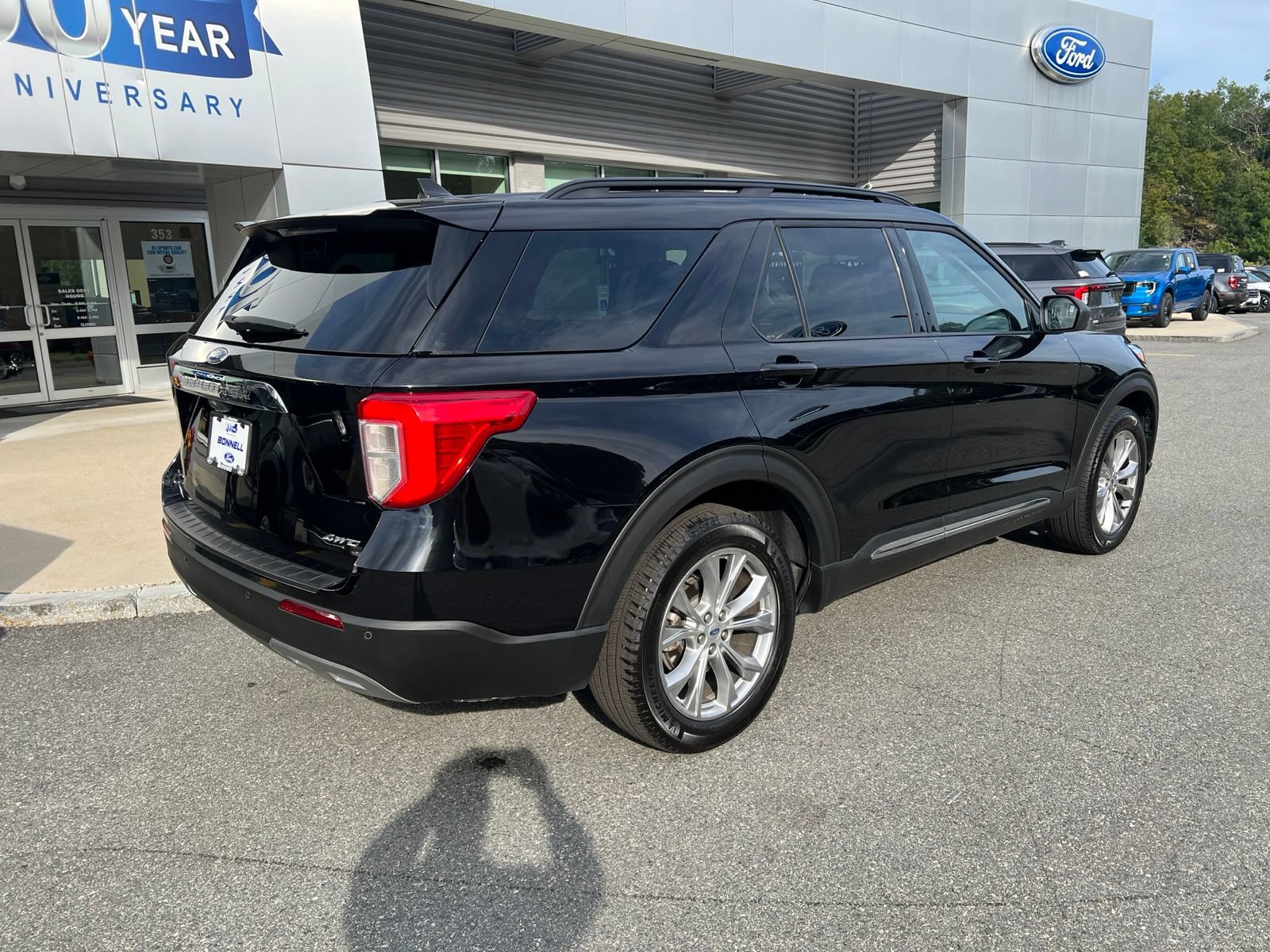 Certified 2024 Ford Explorer XLT w/ Equipment Group 202A AWD/4WD image 6