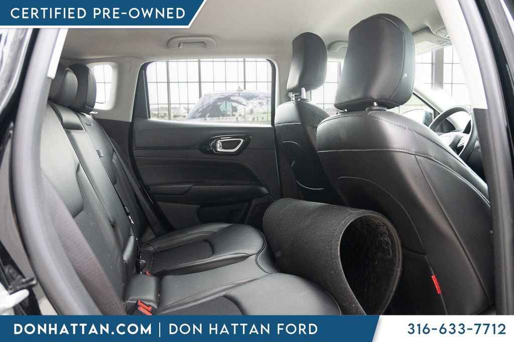 Used 2022 Jeep Compass Trailhawk w/ Trailhawk Convenience Group AWD/4WD image 29