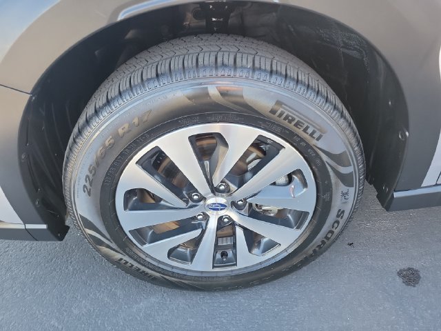 Used 2024 Subaru Outback Premium AWD/4WD image 31