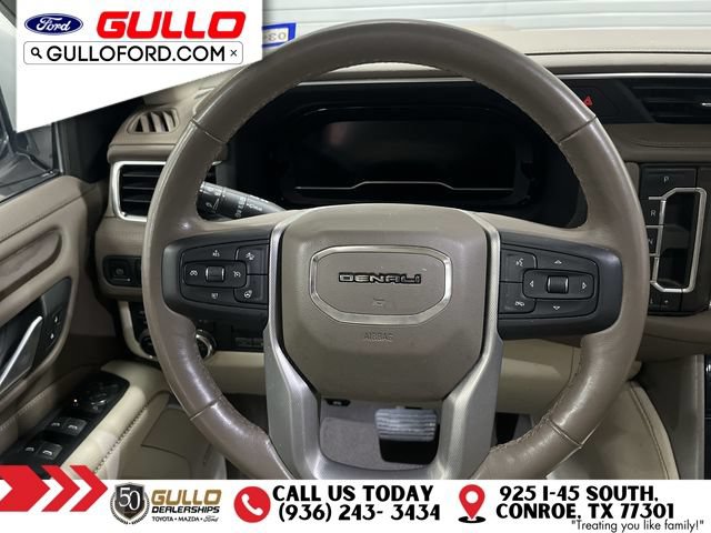 Used 2022 GMC Yukon XL Denali w/ Denali Premium Package AWD/4WD image 13