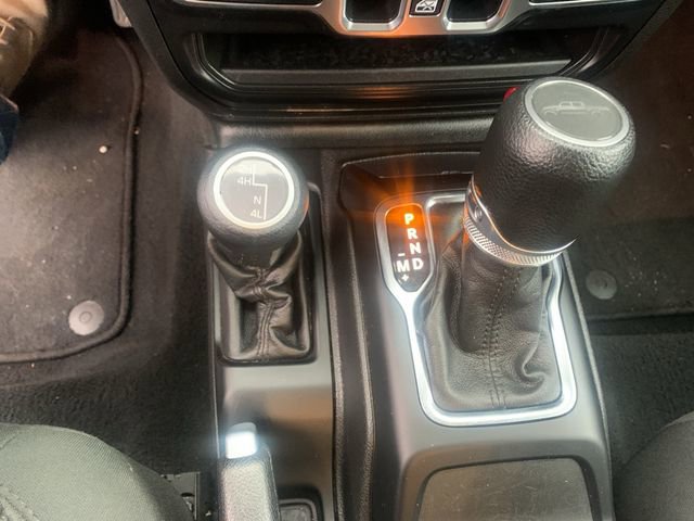Used 2023 Jeep Gladiator Sport AWD/4WD image 12