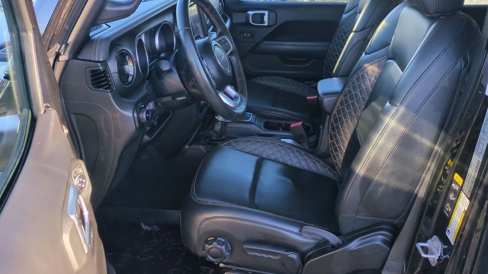 Used 2022 Jeep Wrangler Unlimited Sahara image 18