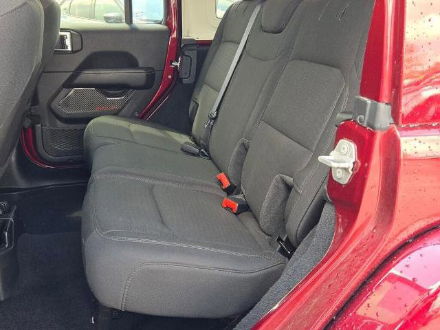 Used 2021 Jeep Wrangler Unlimited Sahara w/ Uconnect 4C Nav & Sound Group image 18