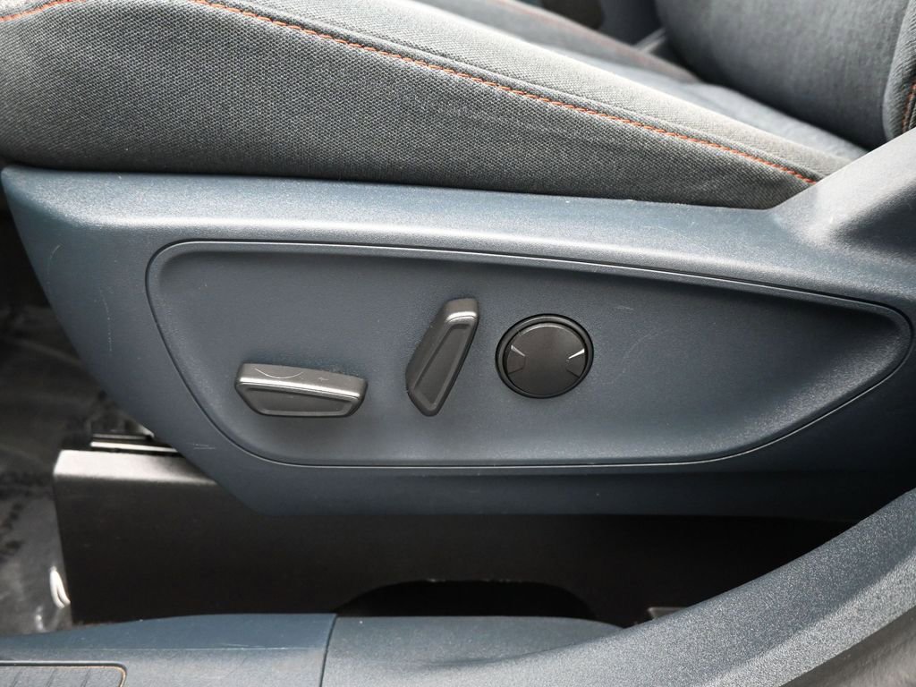 Certified 2022 Ford Maverick XLT w/ Equipment Group 300A Standard image 10